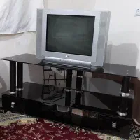 تلویزیون و میز تلویزیون