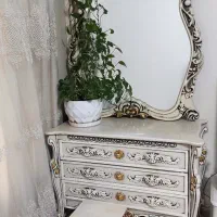 ست میز آرایش و آینه و پاتختی سلطنتی ۶ تومن