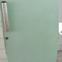 یخچال قدیمی فریزر هم هست