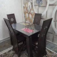 میز و صندلی ۴ نفره ناهار خوری سالم و در حد نو