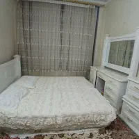 ست تخت،آیینه کنسول،دو عددپاتختی همراه با روتختی