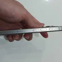 آیفون ۱۵پرو بدون نقطه وخط وخش
