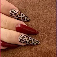 آف کاشت و طراحی ناخن