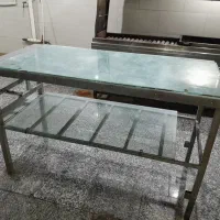 میزکاردرست شده ازآهن سنگین وروکش گالوانیزه