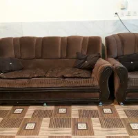 دو دست مبلمان ۶ و ۷ نفره و یک ۳نفره