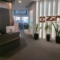 نیروی خدمات و پذیرایی نظافتچی