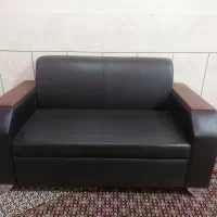 مبل اداری به همراه میز و کتابخانه