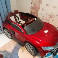ماشین شارژی آئودی، متالیک قرمز