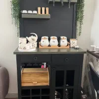 کافی بار و صندلی