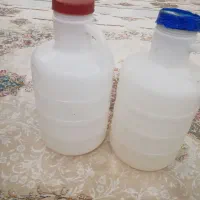 تعدادی دبه بزرگ