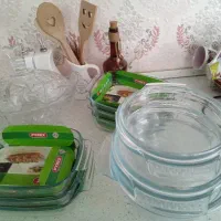 تعدادی ظروف فرانسوی و لوازم برقی اشپزخانه یکجا