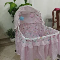لباس بچه ،تخت کنارمادر،فرش بازی