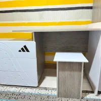 میز تحریر و آینه