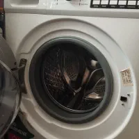 ماشین لباسشویی در حد نو بدون تعمیر و در حال کار