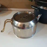 کتری و قوری و قابلمه و تابه و ظروف چینی ...