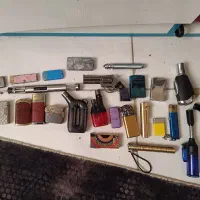 تعدادی فندک آس