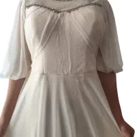 تعدادی لباس مجلسی نو یکبار پوشیده شده