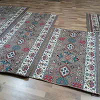 تعدادی گلیم در سایز متفاوت