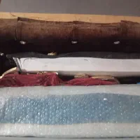تعدادی کتیبه چوبی با روکش پارچه