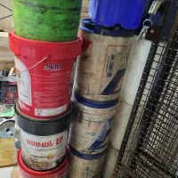 تعدادی 20 لیتری جای روغن