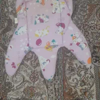 آغوشی و بالشت نوزاد