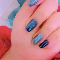 کاشت ناخون با ژل فقط ۳۰۰