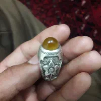 یک انگشترنقره ۳۵گرمی