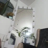 آینه لامپ دار