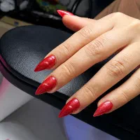 کاشت ناخن با بهترین مواد