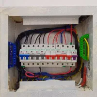برقکاری فانوس (برقکار ساختمان و تعمیرات برق)