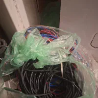 مقداری سیم وکابل برق