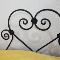 تخت خواب فلزی فرفوژه به همراه میز آرایش