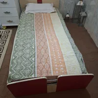 تختخواب یک نفره همراه با تشک