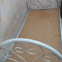 تخت خواب ۱ نفره بزرگ ، دراور ، مبل تکی، میز تی وی