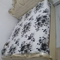 تخت ۲ نفره در حد نو همراه تشک