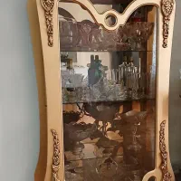 بوفه چوبی و آینه دار و کاملا سالم