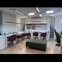 استخدام ناخن کار حرفه ای