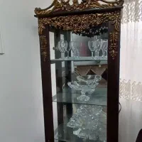 ویترین کاملا نو وتمیز