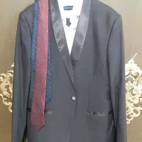 کت وشلوار وپیراهن به همراه دو عدد کراوات