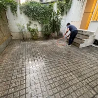 یه همکف دو خوابه با یه حیاطه شخصی