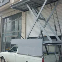 نصب تابلو با بالابر