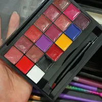 لوازم میکاپ ، پالت رژ ، پالت سایه ، براش