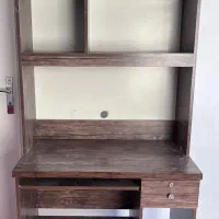 میز تحریر به همراه کتابخانه