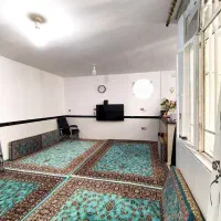 ۴ عدد فرش ۶ متری۷۰۰شانه.۶ عدد پشتی ۶۰ ملیون