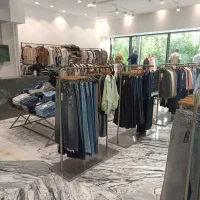 استخدام فروشنده خانم