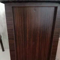 تعدادی وسایل خانه به فروش می‌رسد