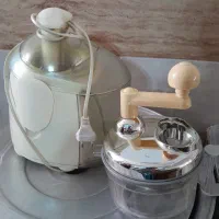 آبمیوه گیری و سبزی خورد کن دستی سالم