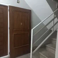 درب ورودی واحد بسیار شیک و تمیز