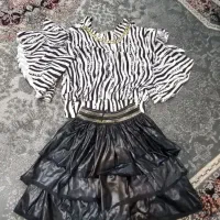 تعدادی لباس بچگانه