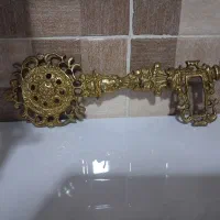 یک جعت شمعدان و جاکلیدی برنز
